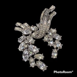 Vintage Trifari 1950’s Rhinestone Swag Brooch
